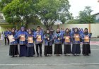 Guru MTsN 1 Kota Gorontalo Memasuki Masa Purna Tugas, SK Pensiun Diserahkan Saat Apel KORPRI