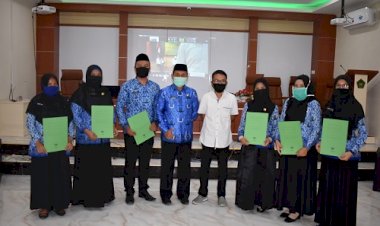 Karjianto dan Kaur TU Berikan Apresiasi Kepada Sejumlah Guru MTsN yang Dilantik