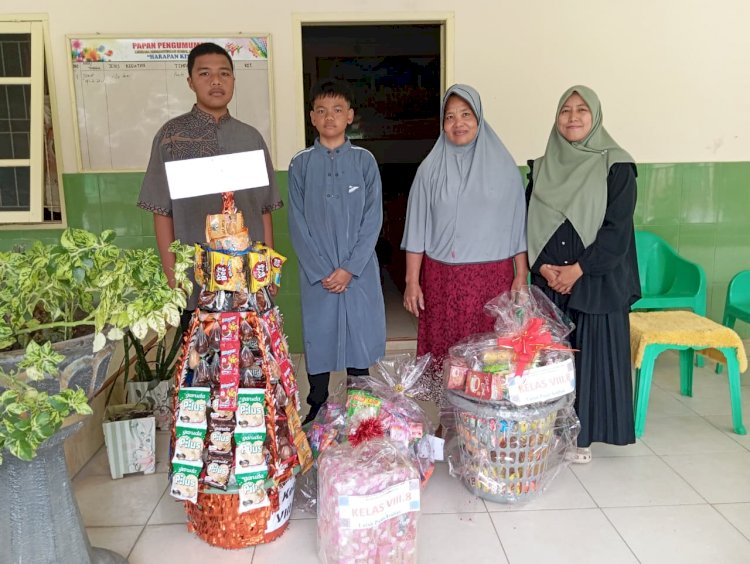 MTsN 1 Kota Gorontalo Gelar Doa Maulid Nabi di Masjid Seribu Rupiah, Distribusikan Walima, Toyopo, dan Tolangga ke Panti Asuhan serta Warga Sekitar