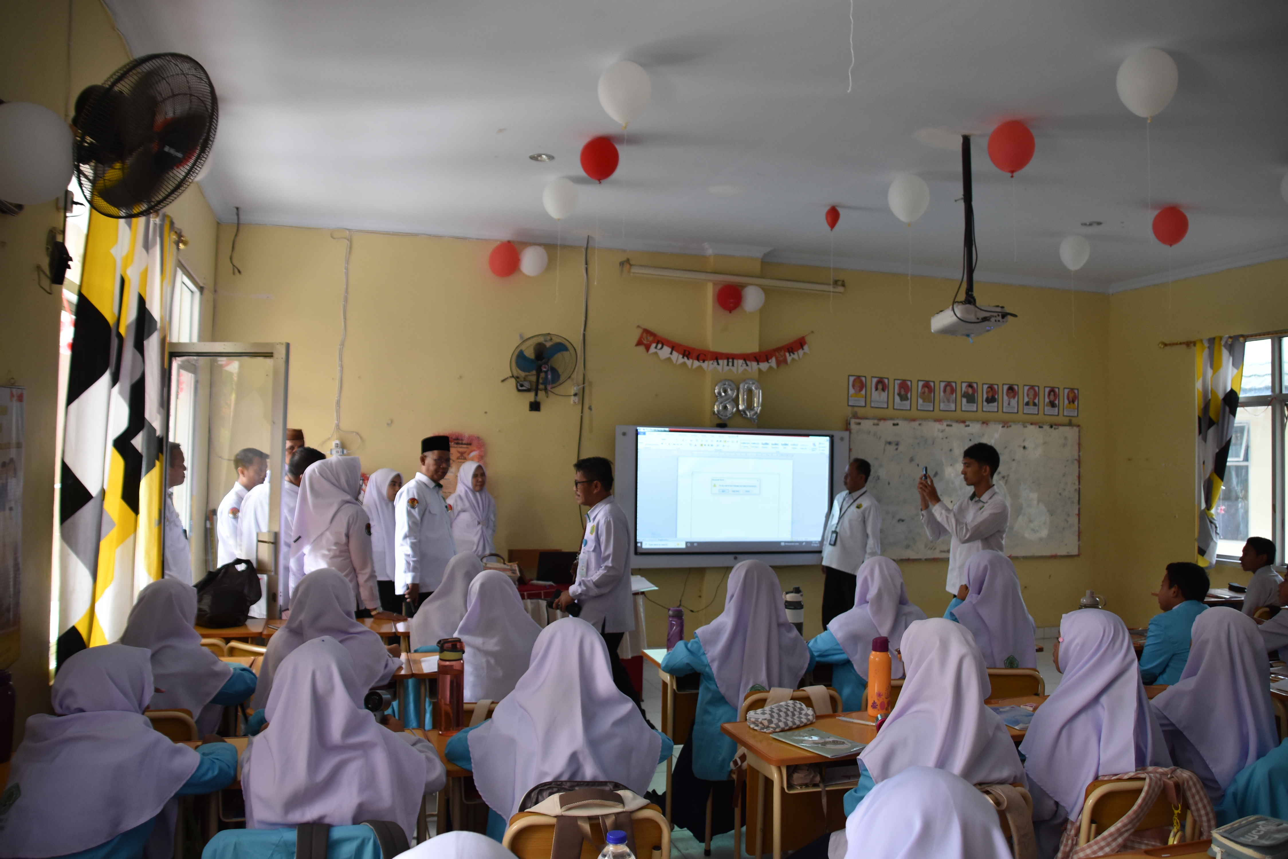 Kegiatan PBM di Kelas Digital