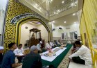 MTsN 1 Kota Gorontalo Gelar Doa Maulid Nabi Secara Tradisional di Masjid Seribu Rupiah