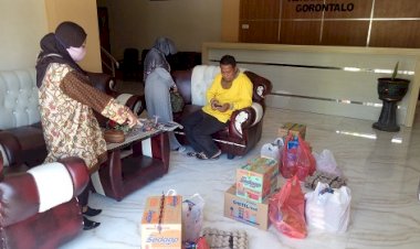 MTsN1 Kota Salurkan Bantuan Bagi Korban Banjir Bandang