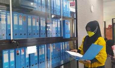 Tersedianya Data Pegawai yang Akuntabel, Arsip Kepegawaian MTsN 1 Kota di Tata Rapi.