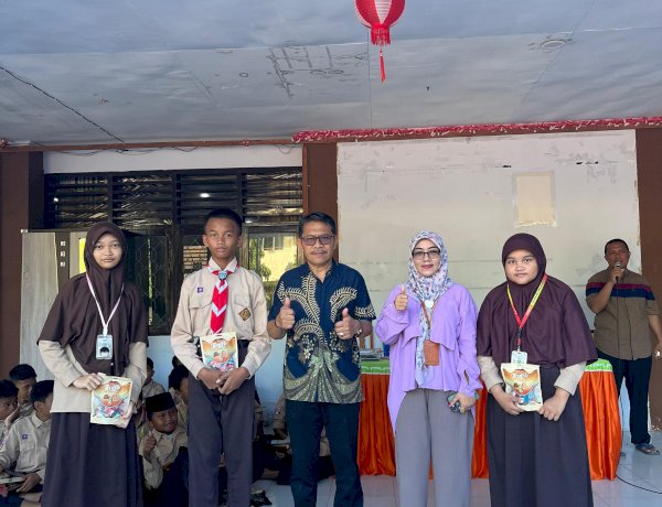 Kepala MTsN 1 Kota Gorontalo Apresiasi Siswa yang Aktif dalam Absensi Digital