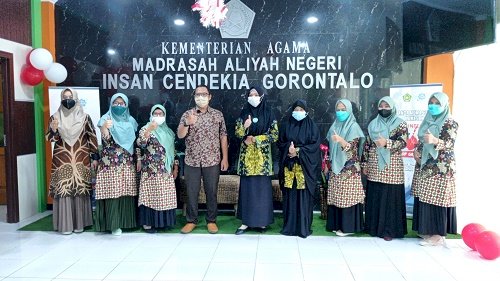 Staf Tata Usaha MTsN 1 Kota Kunjungi MAN ICG