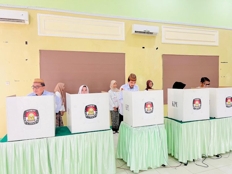 PEMILIHAN KETUA DAN WAKIL KETUA OSIS MTsN 1 KOTA GORONTALO PERIODE 2025–2026 BERLANGSUNG MERIAH DAN DEMOKRATIS