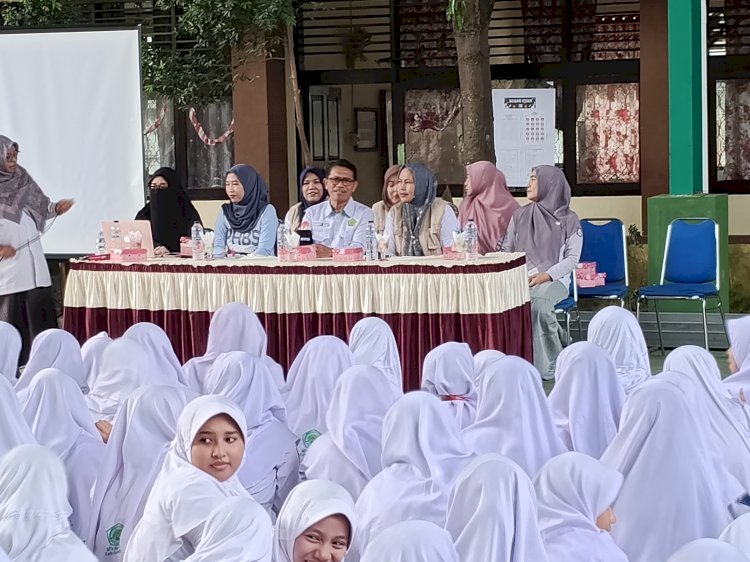 Ko Kurikuler MTsN 1 Kota Gorontalo Gandeng Dinas Kesehatan Provinsi Gorontalo Sosialisasikan “Isi Piringku” dan PHBS