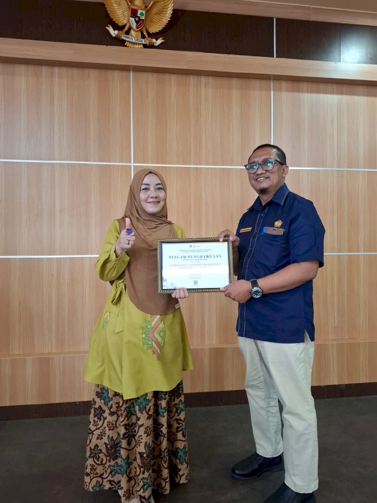 MTsN 1 Kota Buktikan Tata Kelola Keuangan Yang Unggul dengan Raih Penghargaan