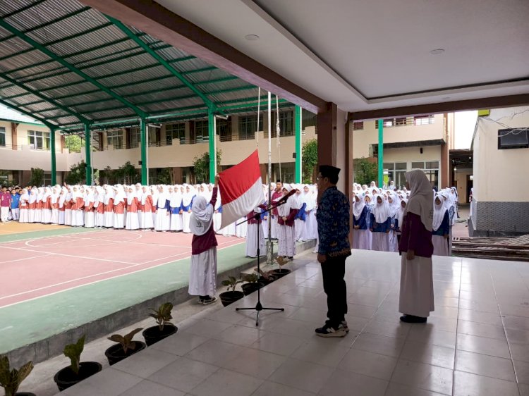 MTsN 1 Kota Gorontalo Peringati Hari Anak Nasional 2026 Melalui Upacara Bendera