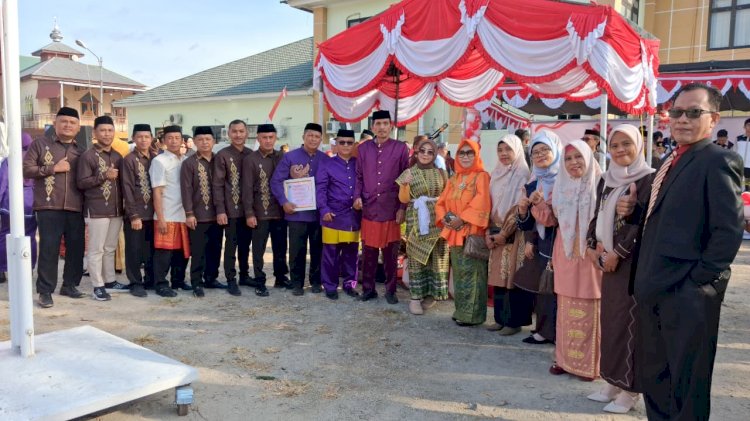 Civitas Akademik MTsN 1 Kota Gorontalo Ikuti Upacara HUT RI ke-81