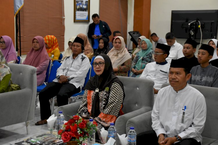 Tangis Haru Warnai Wisuda Tahfidz MTsN 1 Kota Gorontalo